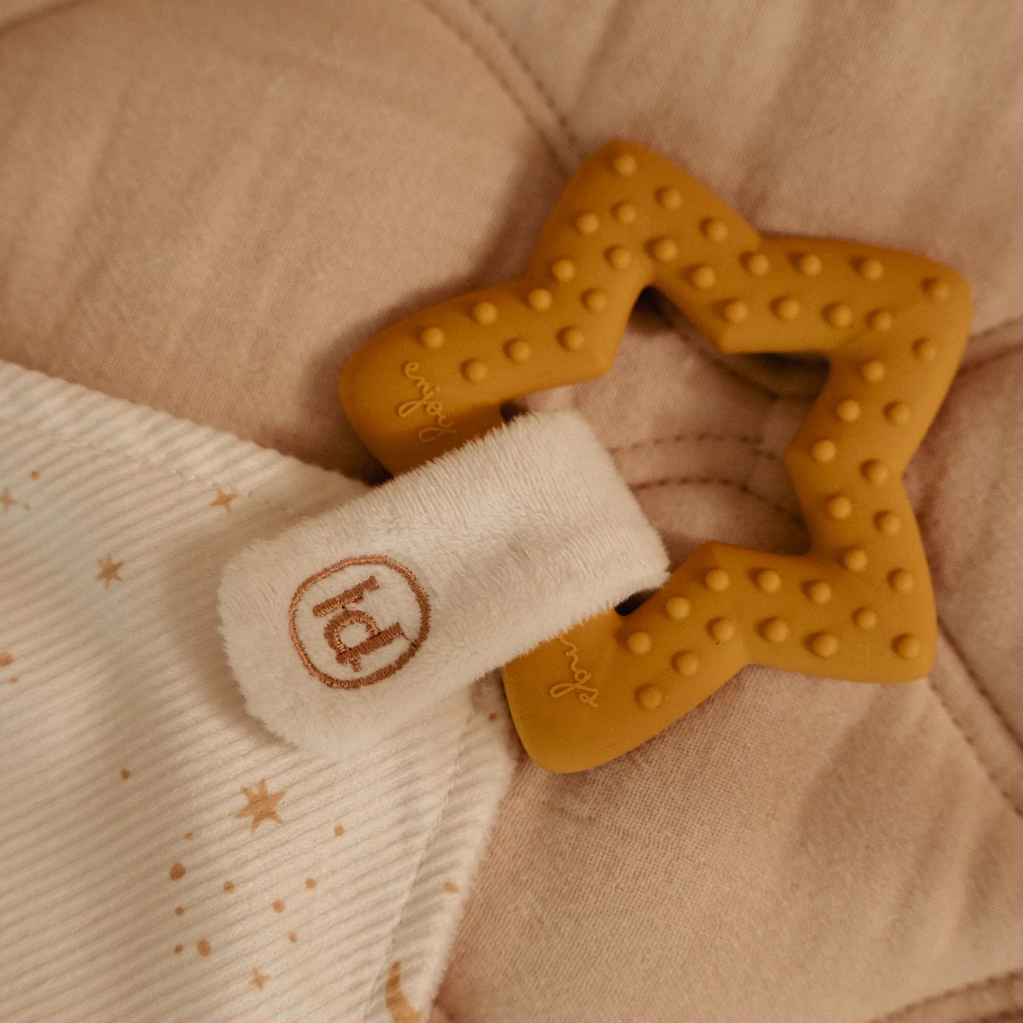 Cuddle Cloth with Teething Ring - Image 12