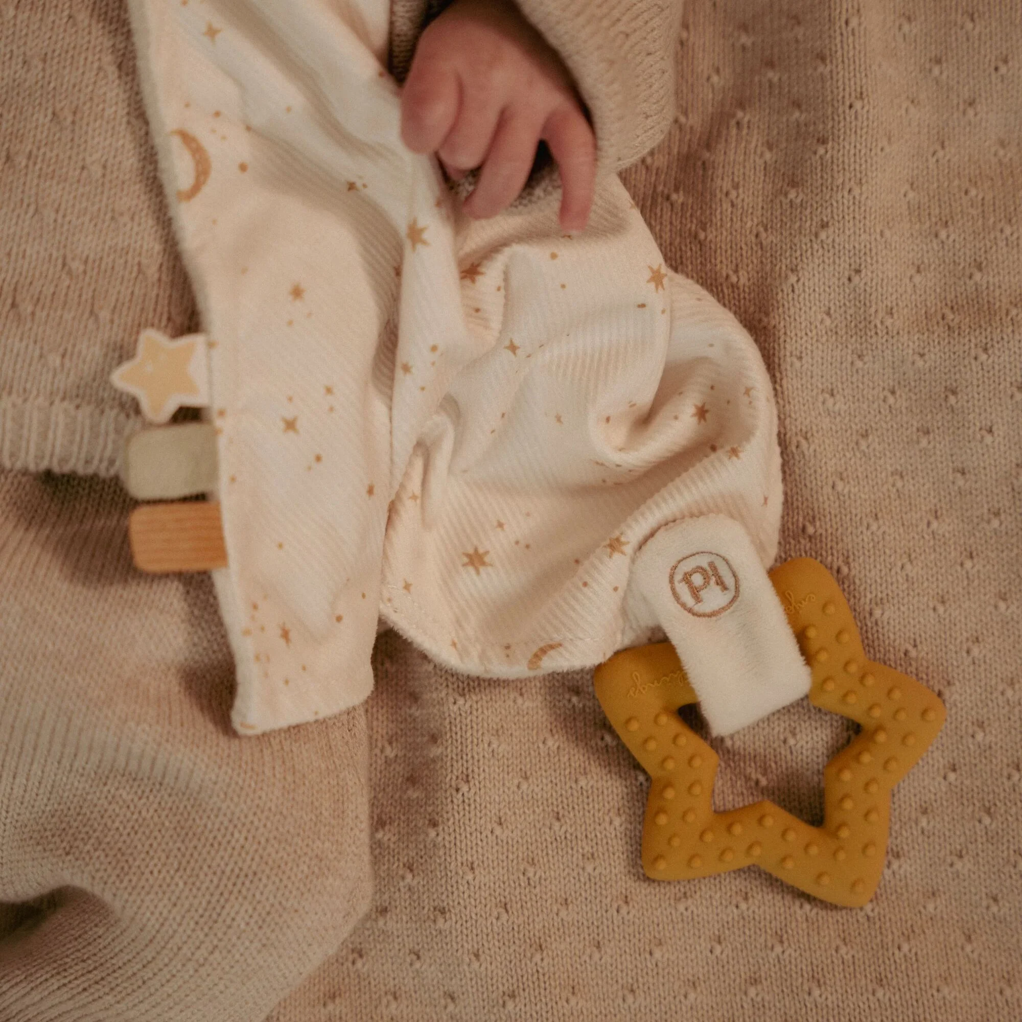 Cuddle Cloth with Teething Ring - Image 2