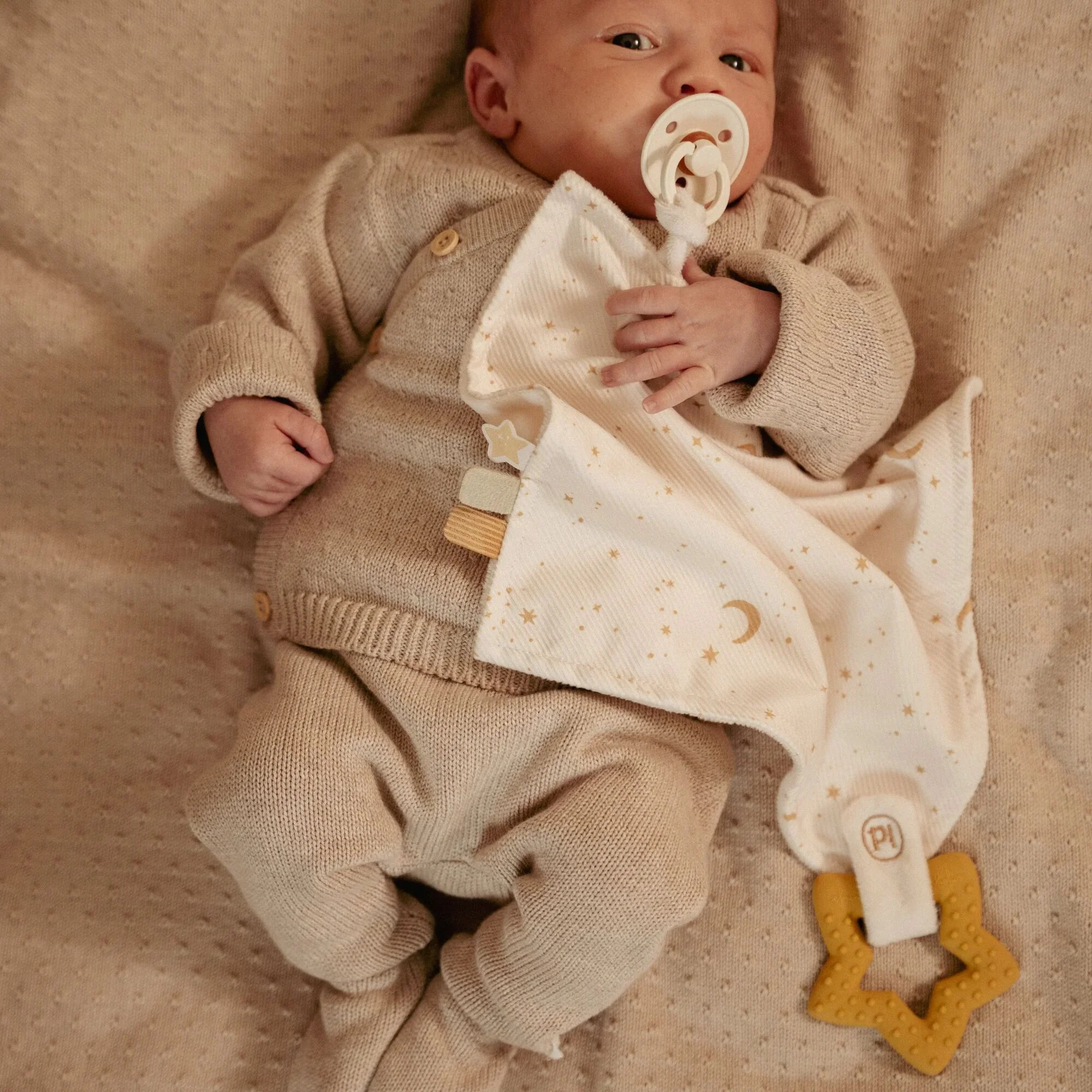 Cuddle Cloth with Teething Ring - Image 6