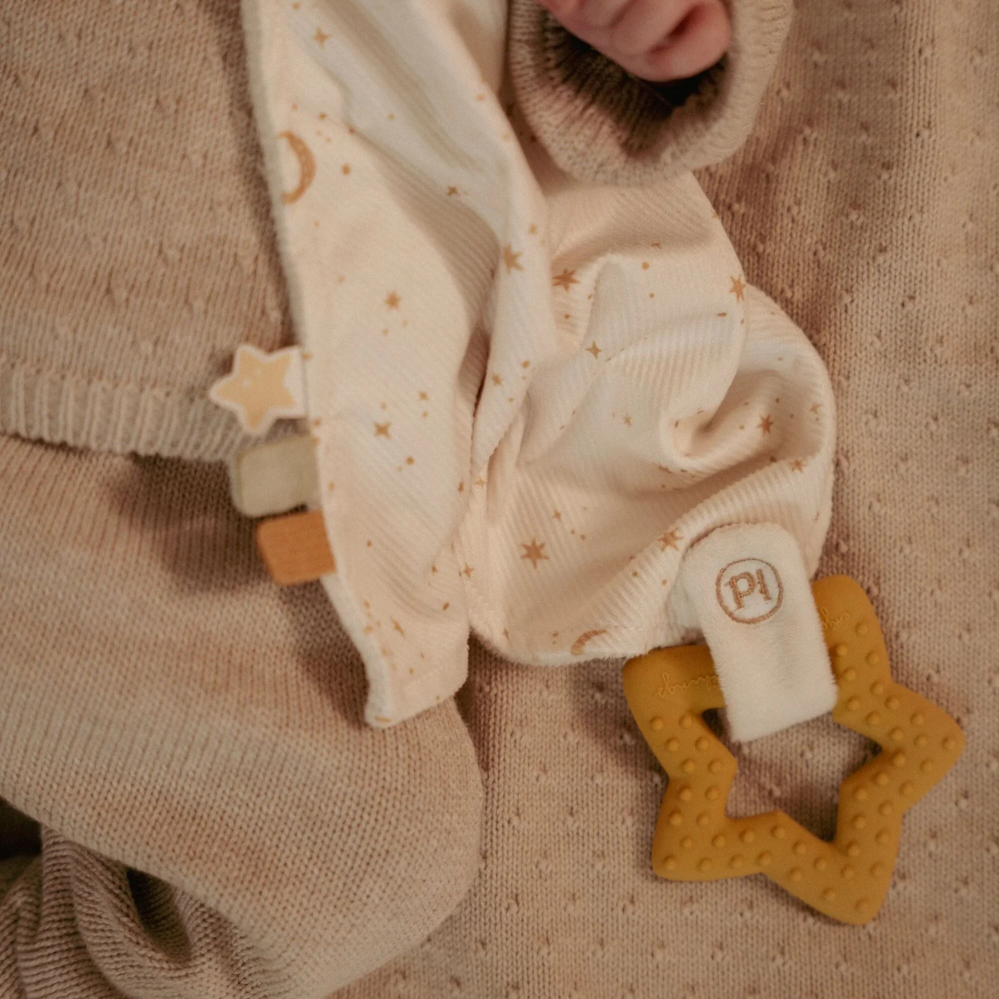 Cuddle Cloth with Teething Ring - Image 8