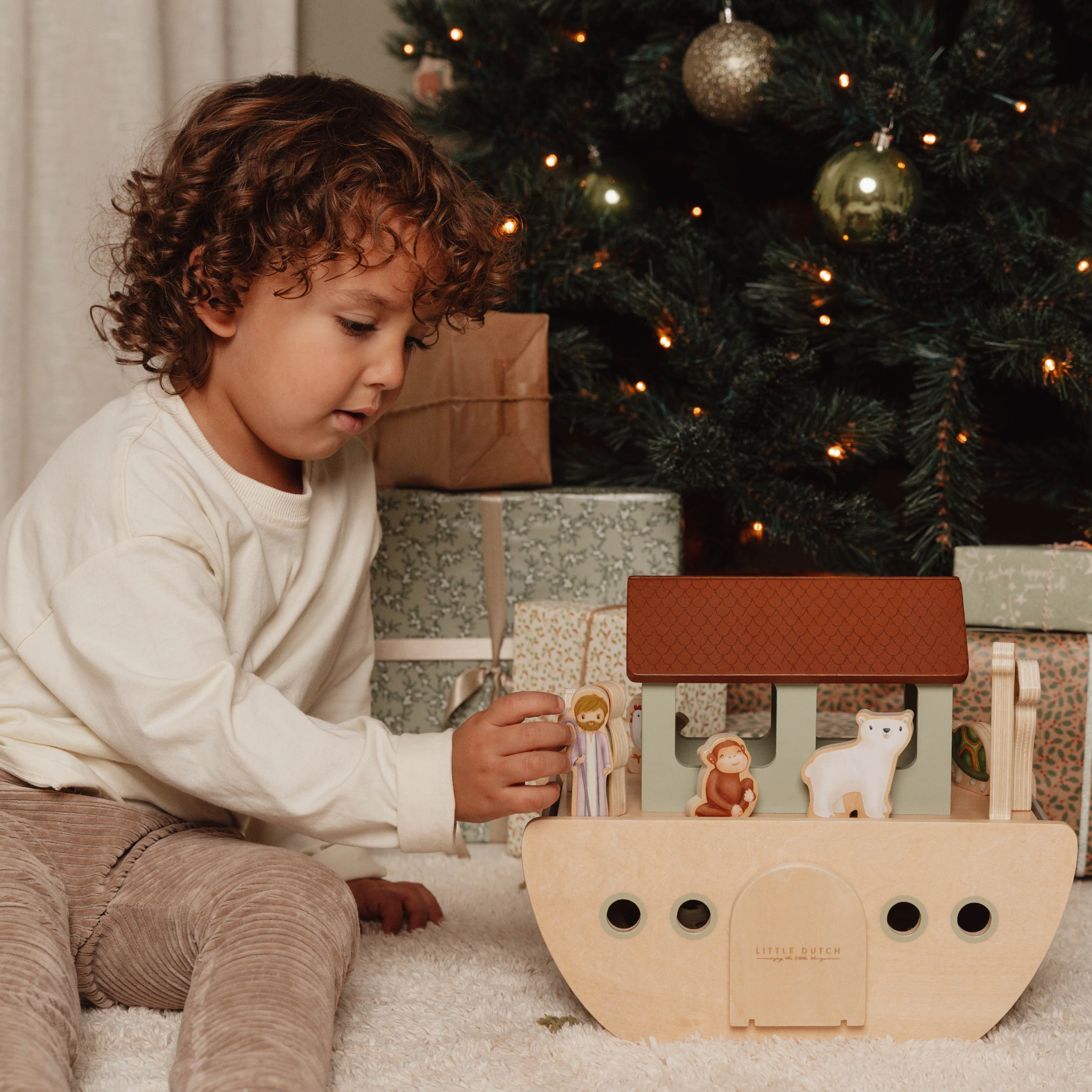 Wooden Noah's Ark Playset - Image 4