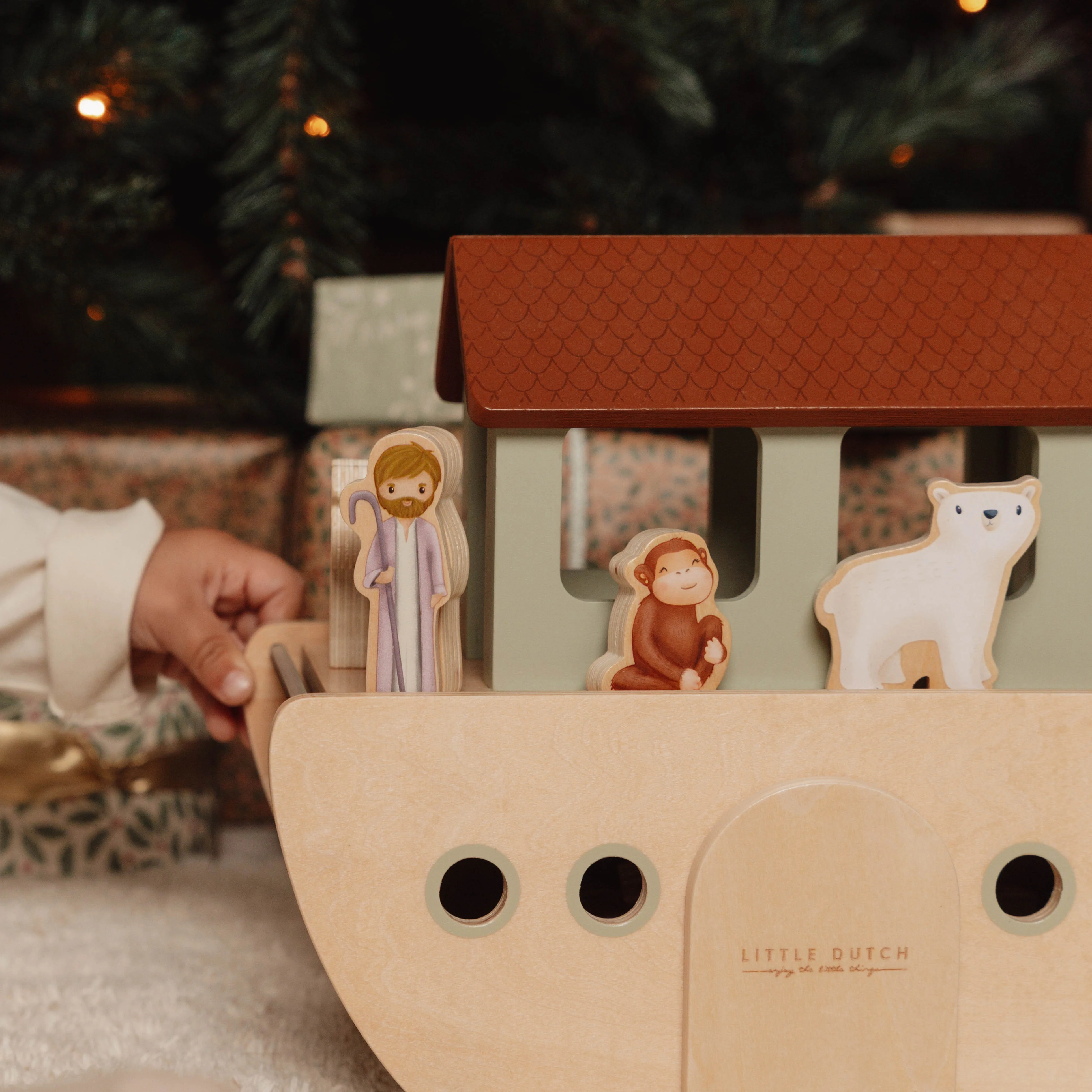Wooden Noah's Ark Playset - Image 5