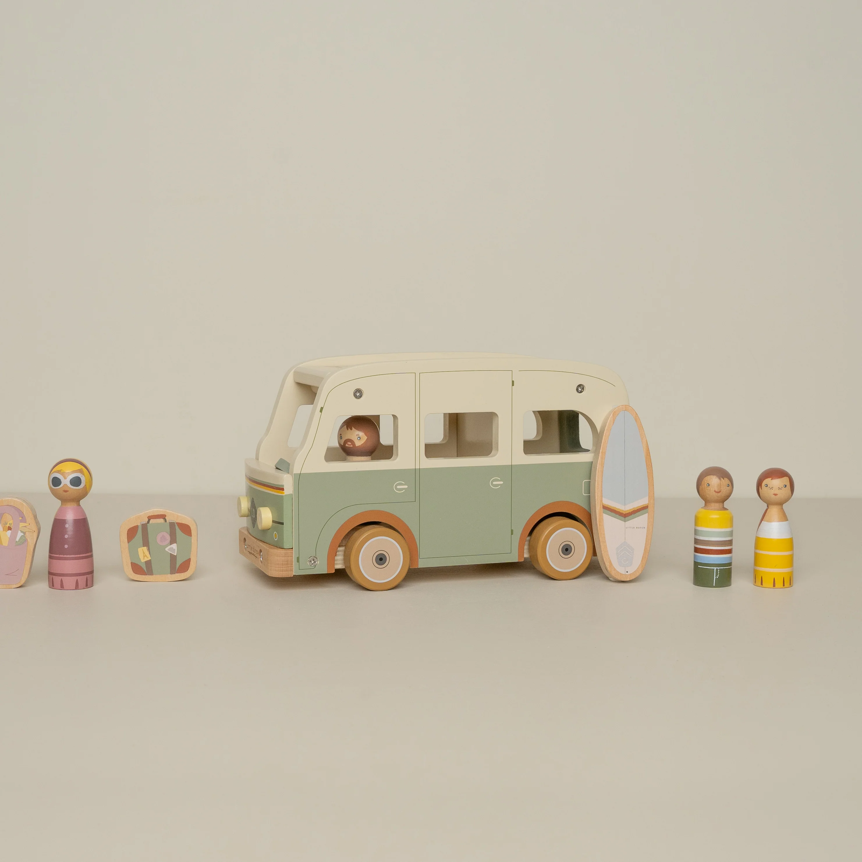 Vintage Wooden Camper Van - Image 4