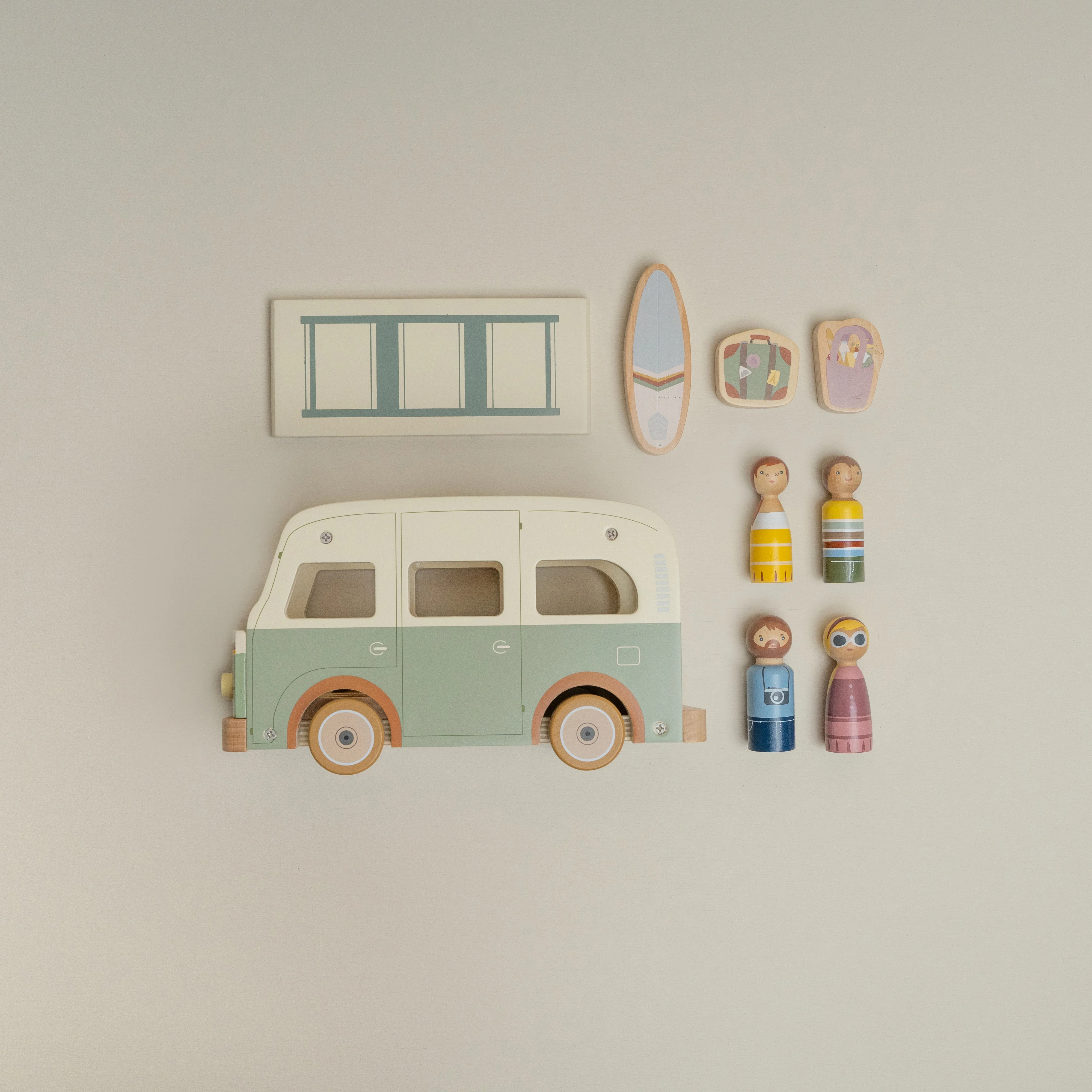 Vintage Wooden Camper Van - Image 5