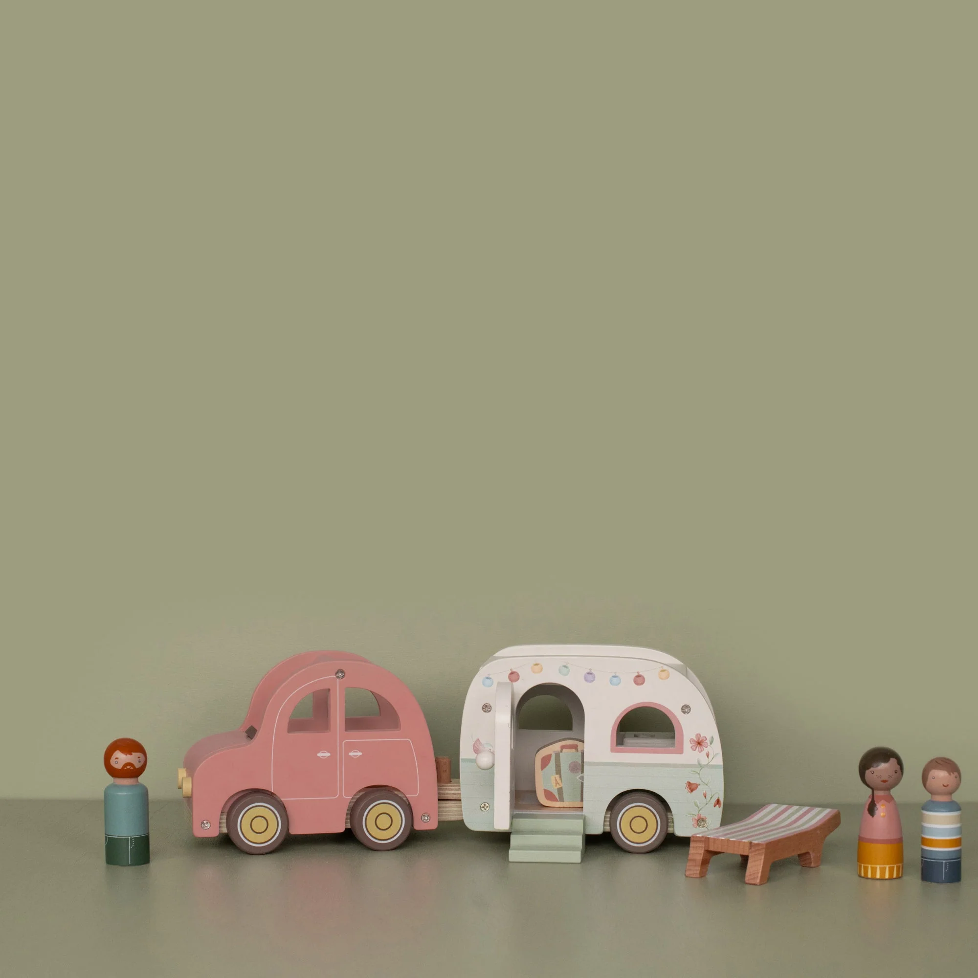 Wooden Toy Car and Caravan - Image 4
