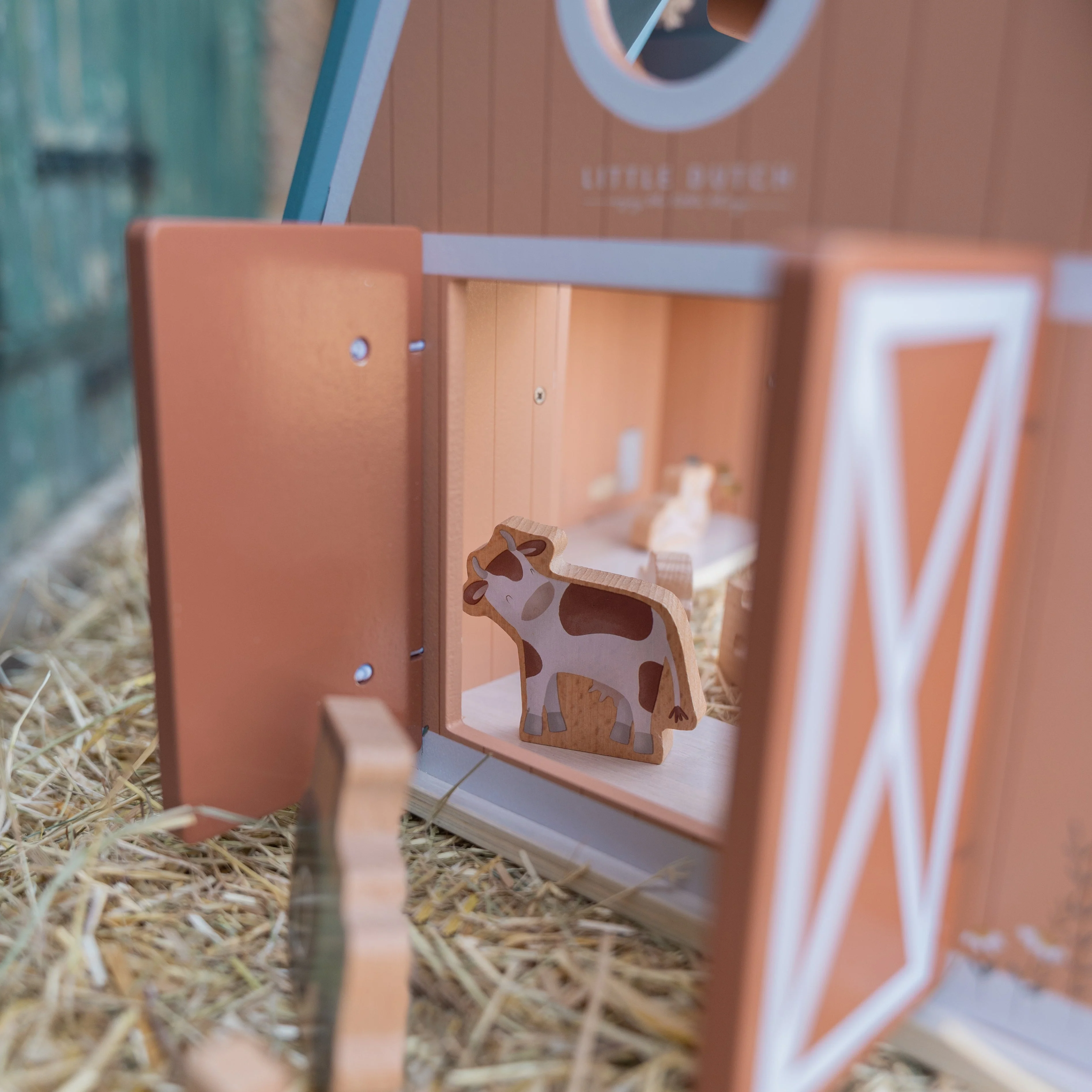 Portable Wooden Farm House - Image 12