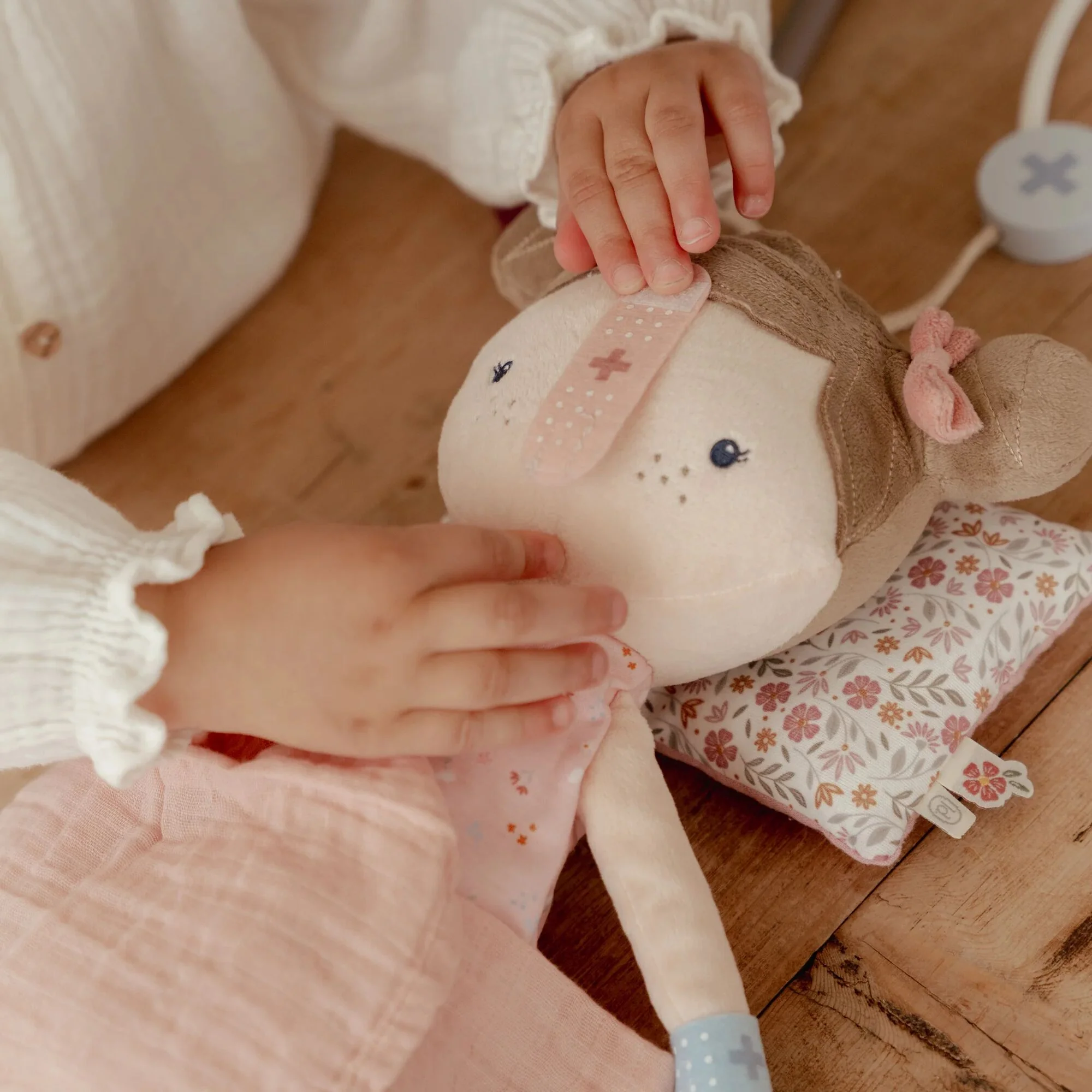 Wooden Doctor Play Set - Image 7