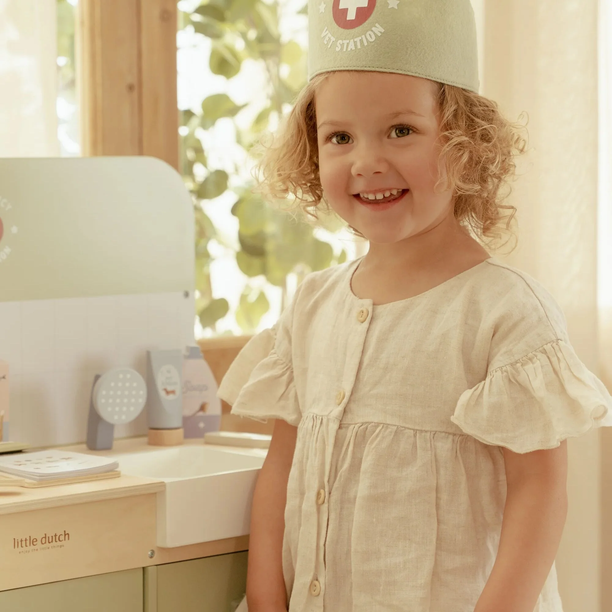 Wooden Play Veterinary Set - Image 14