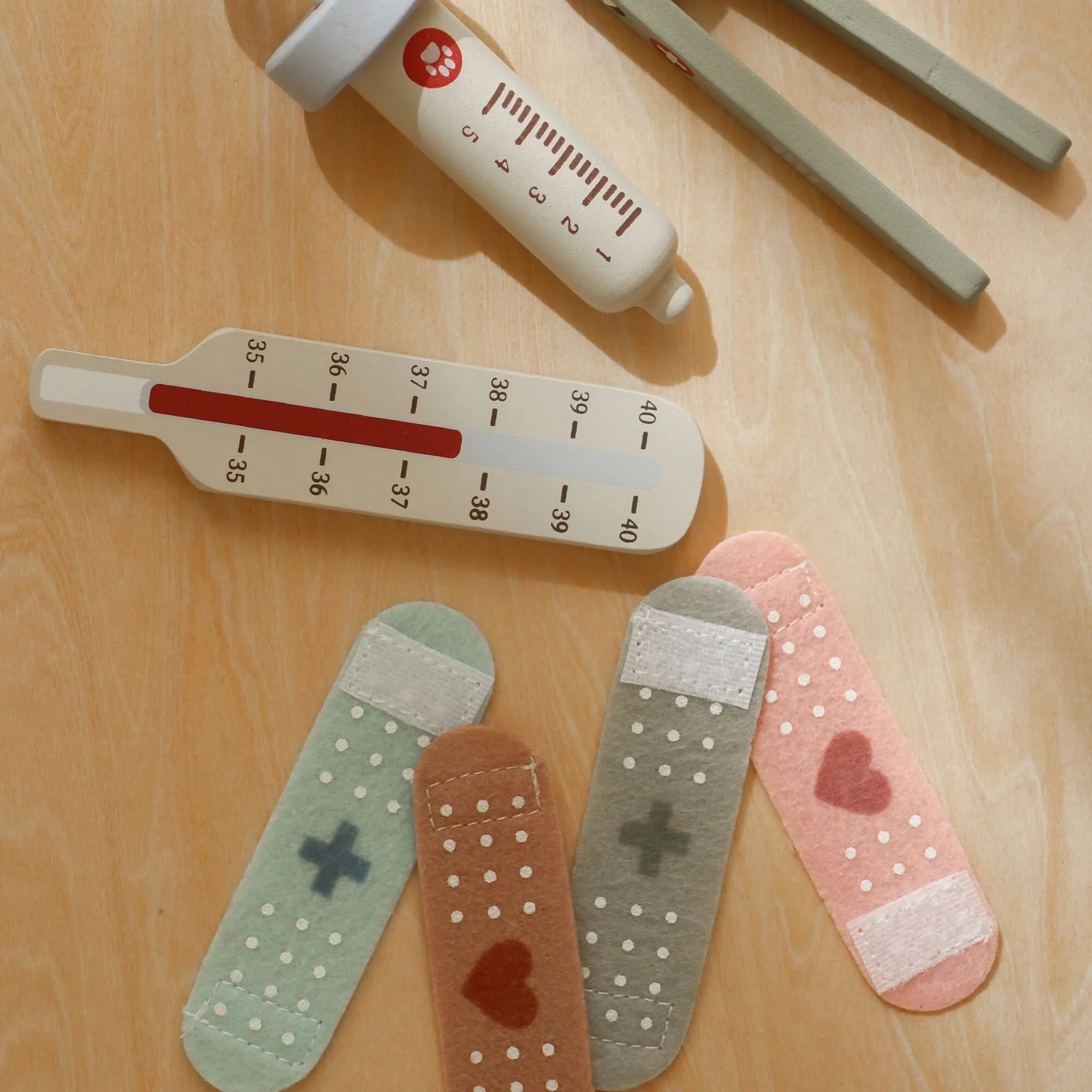Wooden Play Veterinary Set - Image 22