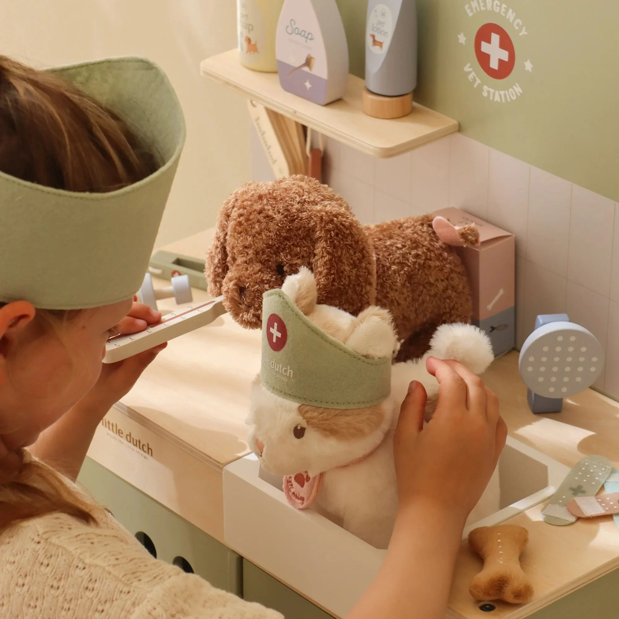 Wooden Play Veterinary Set - Image 28