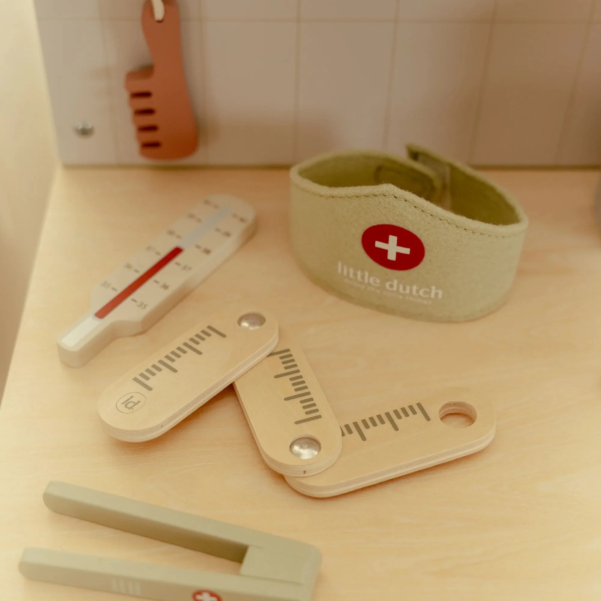 Wooden Play Veterinary Set - Image 8
