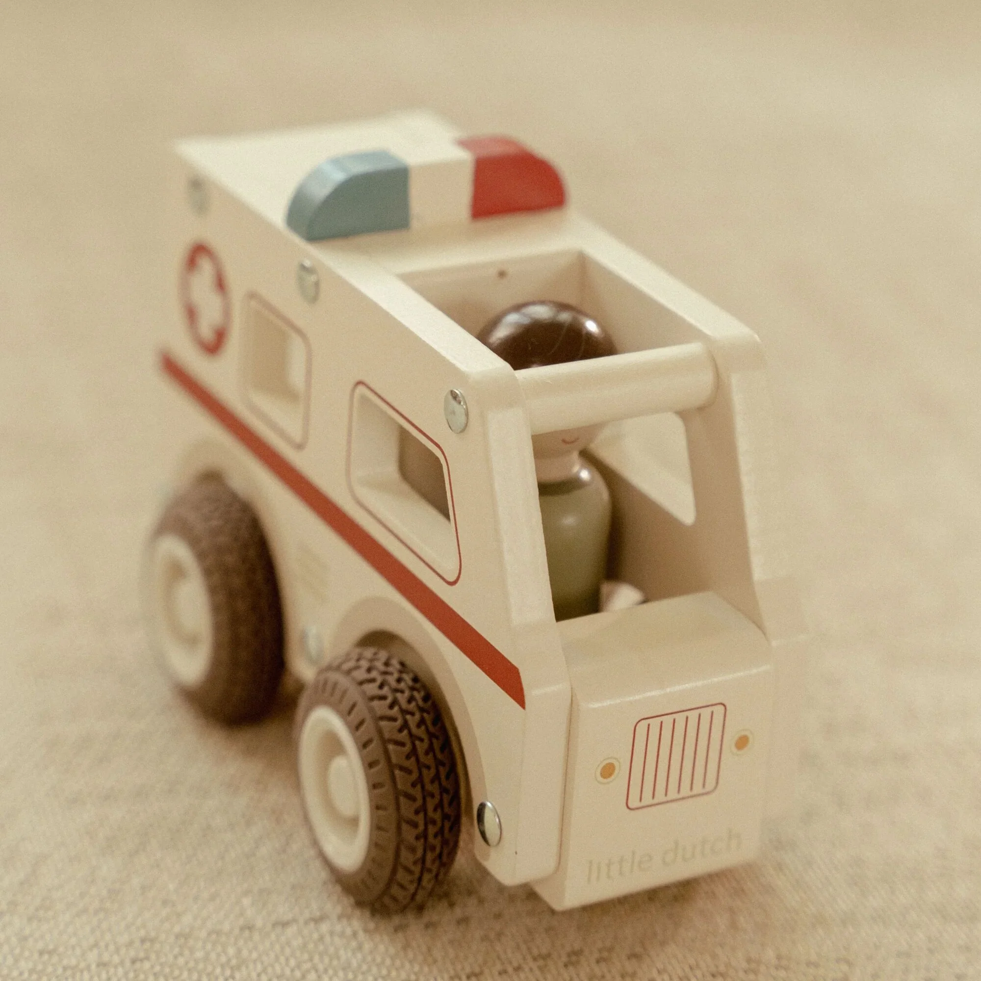 Wooden Ambulance - Image 12