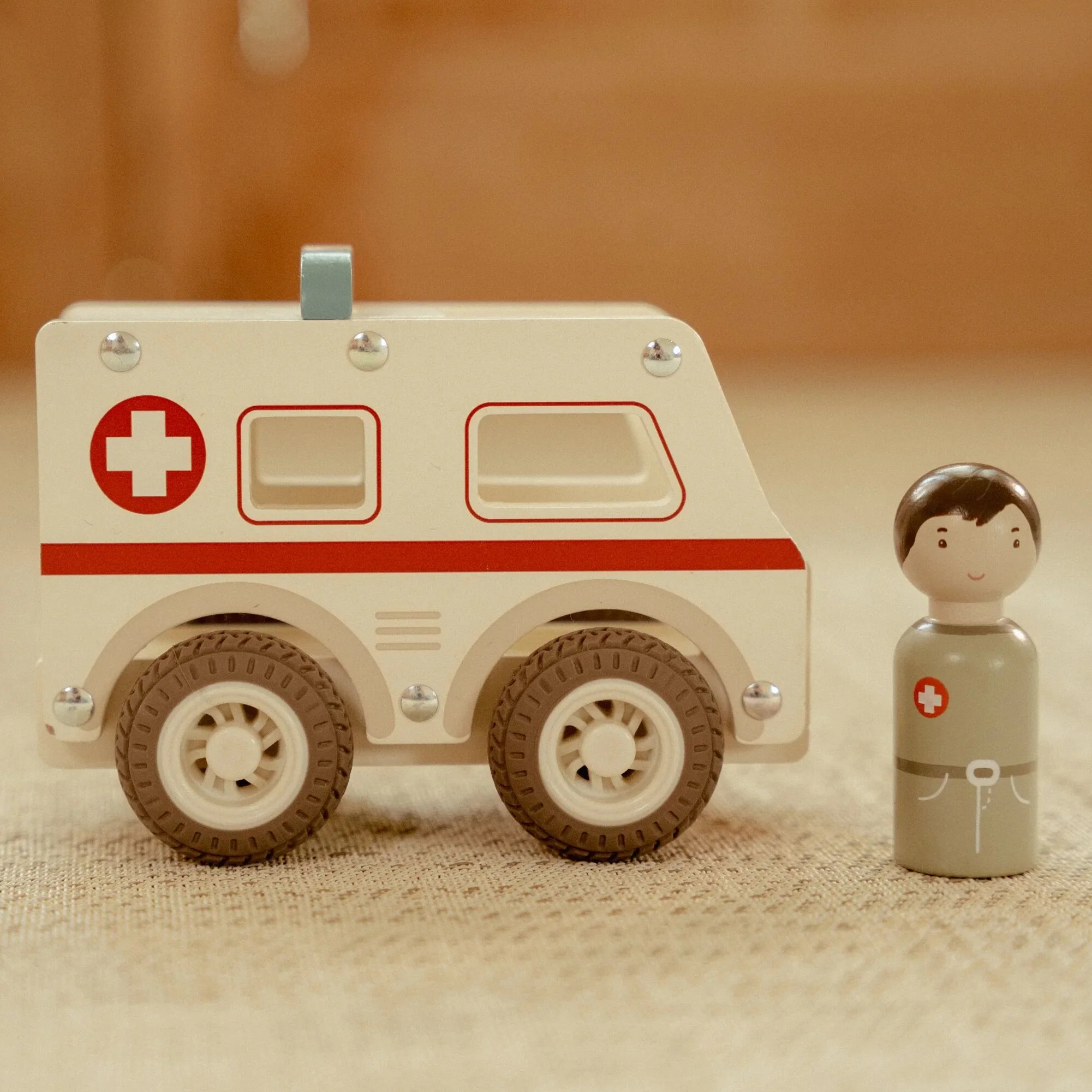 Wooden Ambulance - Image 16