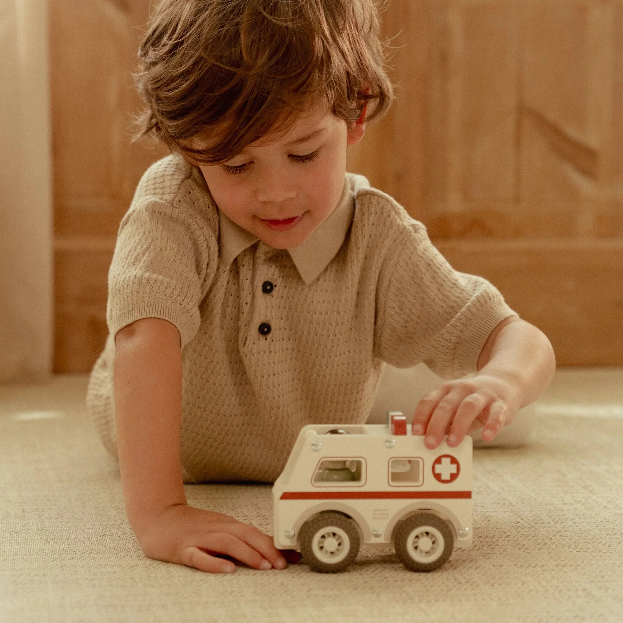 Wooden Ambulance - Image 7