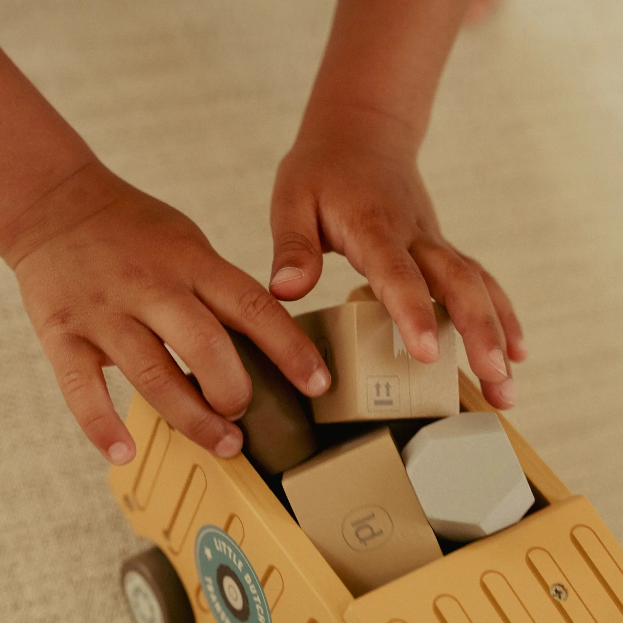 Wooden Dump Truck - Image 3