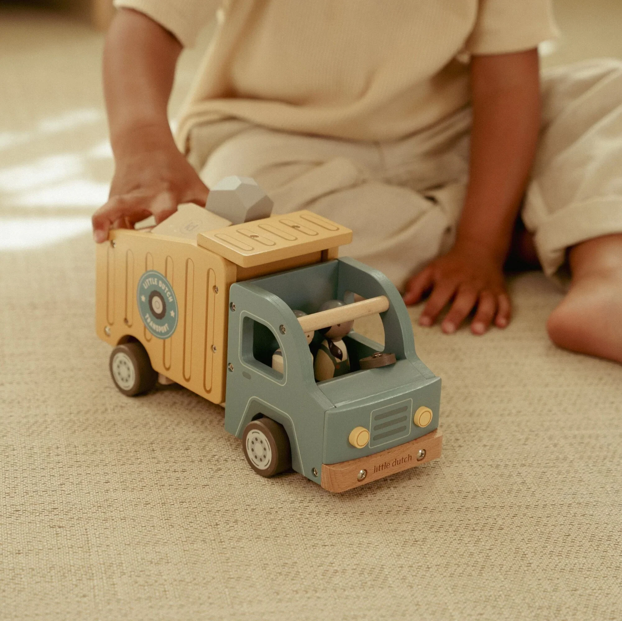 Wooden Dump Truck - Image 4