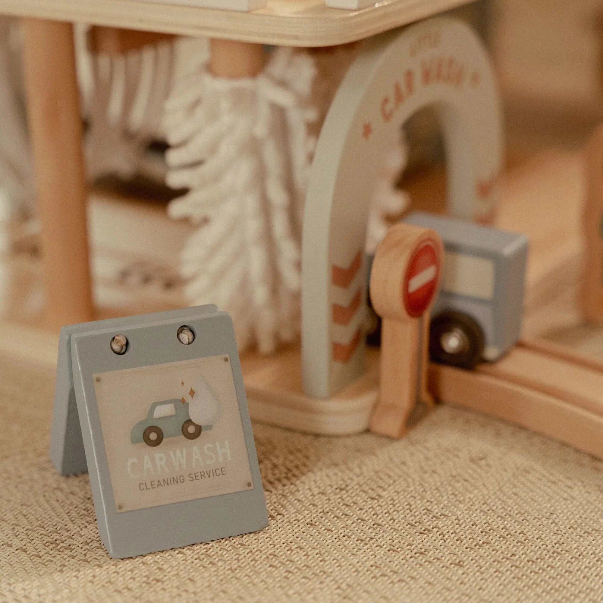 Wooden Play Garage - Image 12